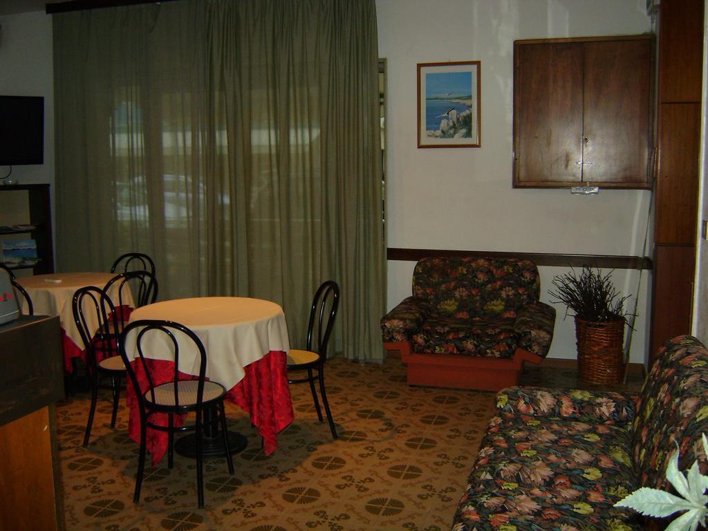 Hotel Villa Del Sole Rimini Ngoại thất bức ảnh