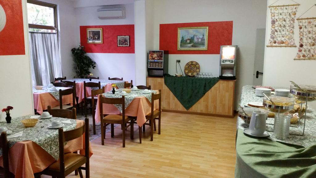 Hotel Villa Del Sole Rimini Ngoại thất bức ảnh